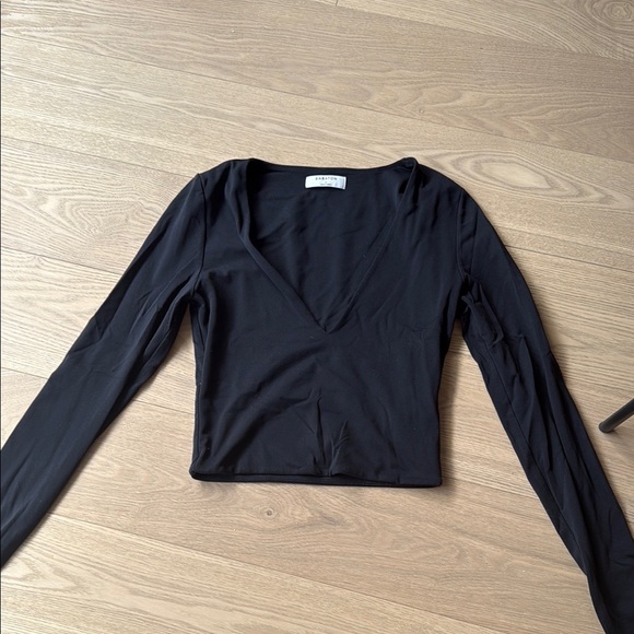 Aritzia Tops - Aritzia Black Fitted Wrap Crop Blouse